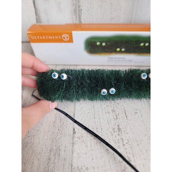 Dept 56 53211 Lighted Spooky Eyeball hedge Halloween Village - Picture 2 of 7